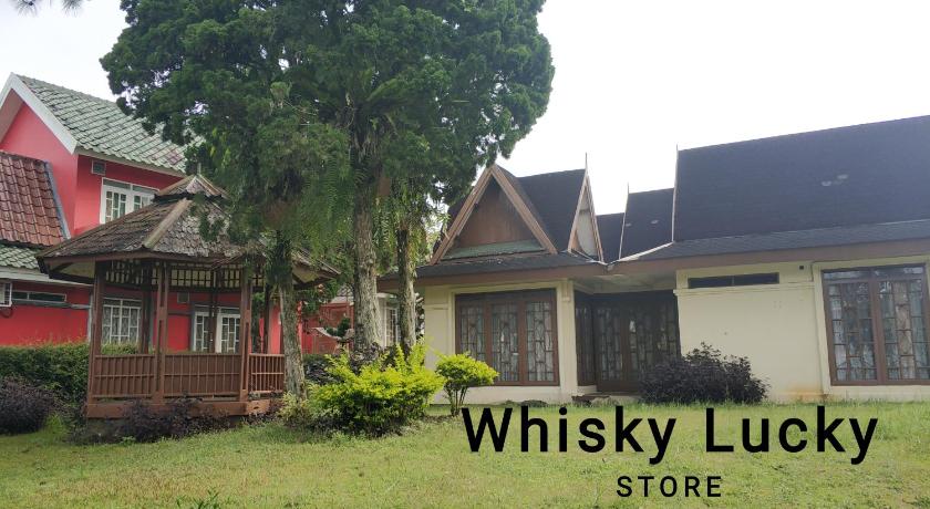 Villa WhiskyLucky411 photo