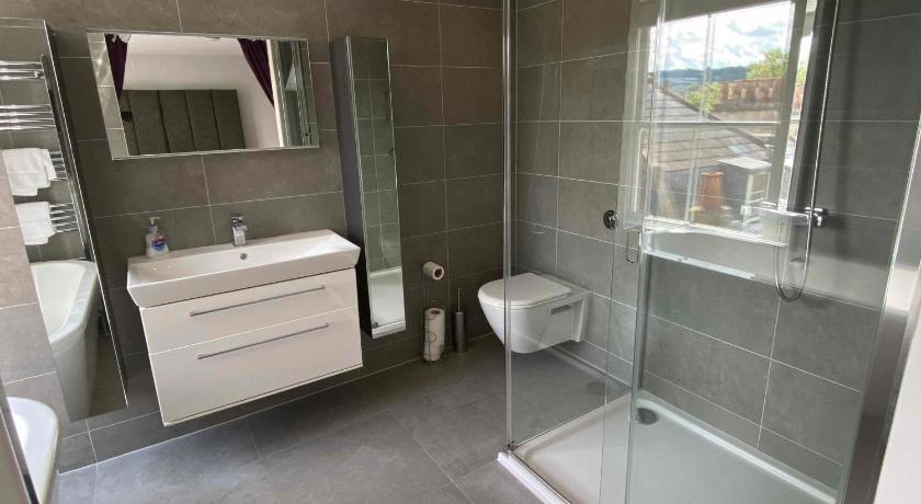 Bath Roof Terrace Apartment, City Centre, Sleeps up to 8 photo