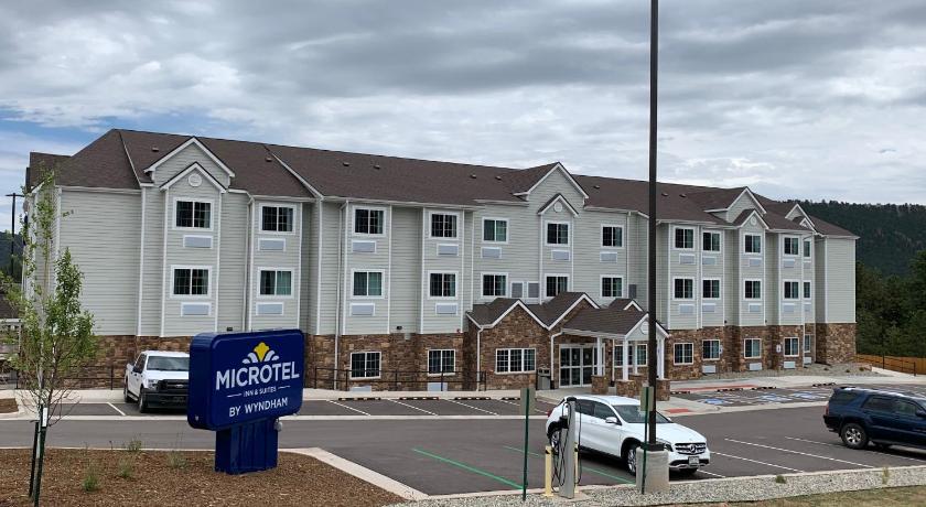 Microtel Inn & Suites by Wyndham Woodland Park