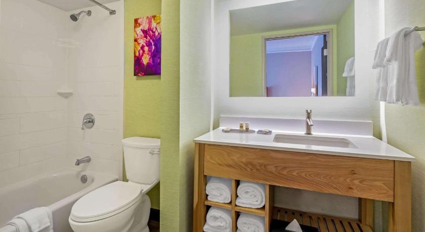 La Quinta Inn & Suites by Wyndham San Francisco Airport N