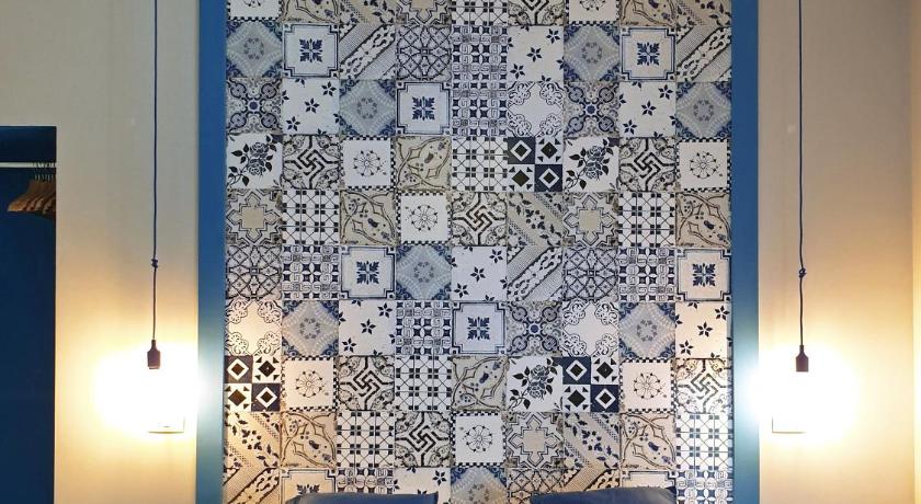 Image of Deluxe Queen Room with Balcony 1