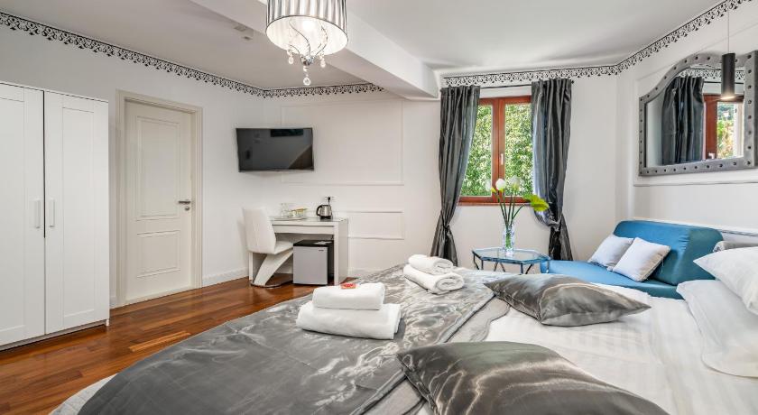 Image of Comfort Room 1