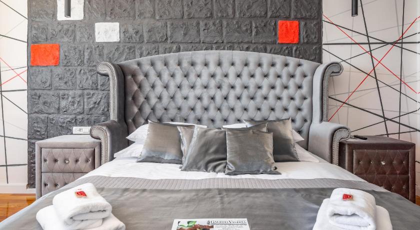 Image of Luxury Suite 9