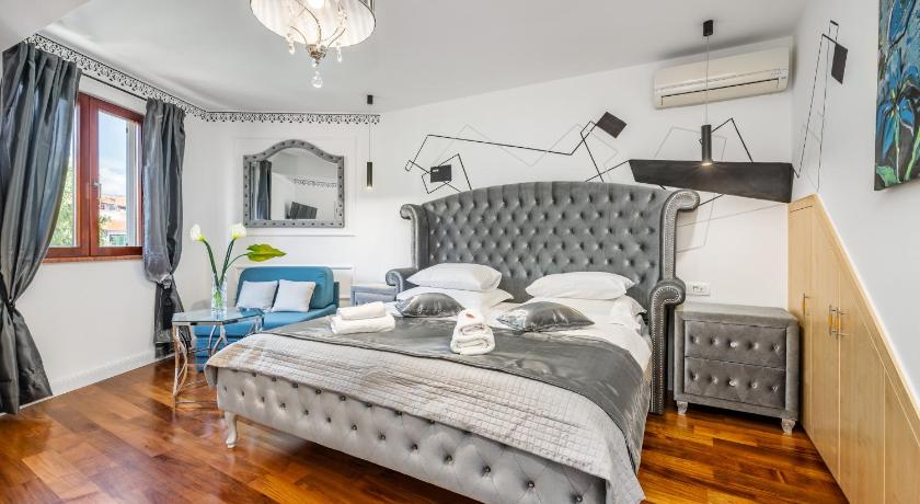 Image of Comfort Room 0