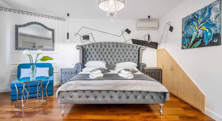 Image of Comfort Room 6