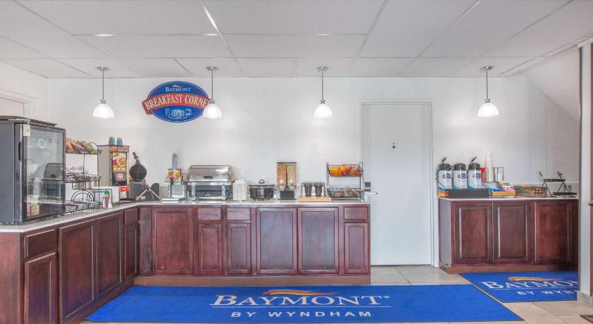 Baymont by Wyndham Roseburg photo