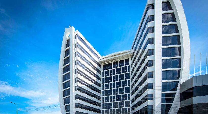 Wyndham Manta Sail Plaza Hotel and Convention Center photo