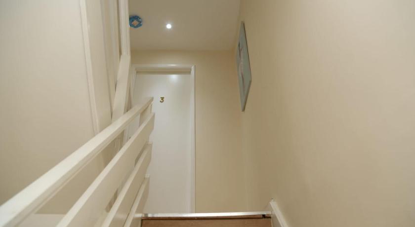 A A Guest Rooms Thamesmead photo