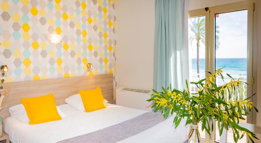 Hotel et Appartements Reine D'Azur photo