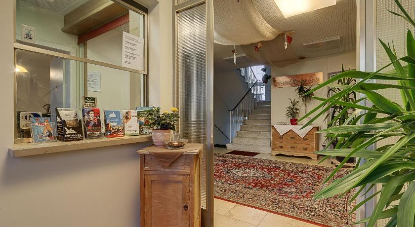 Hotel Luitpold — Hotel in Landshut