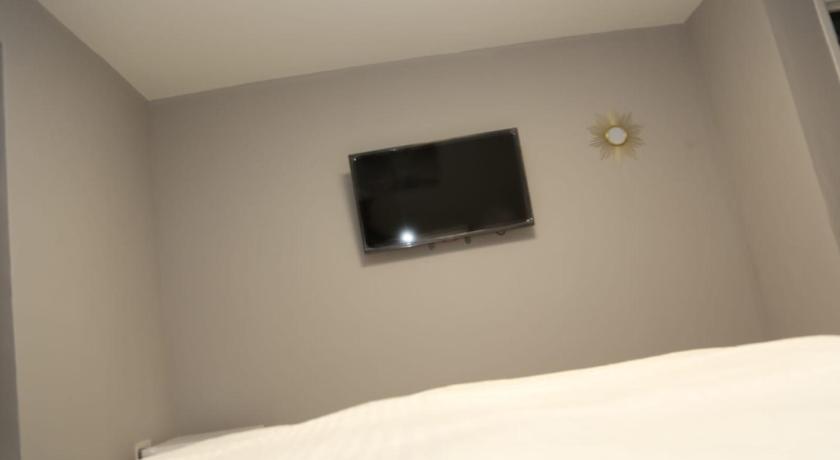 A A GUEST ROOMS Nightingale Chalet photo