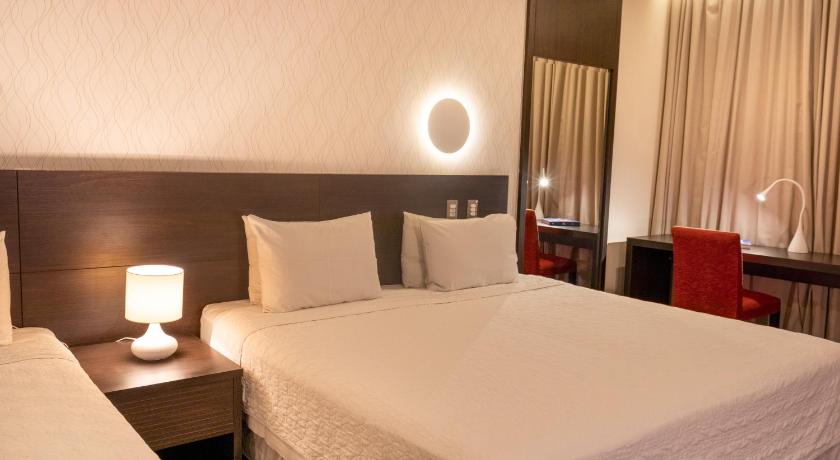 Image of Deluxe Family Suite 3