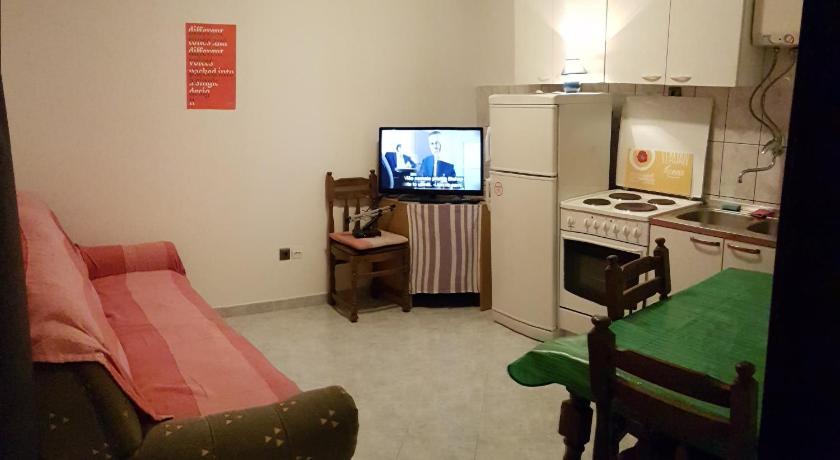 Apartments Nena — Hotel in Split