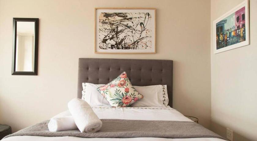 Four Seasons Apartments — Hotel in Cape Town