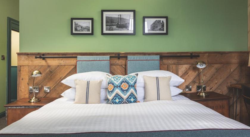 Rock Point Inn photo
