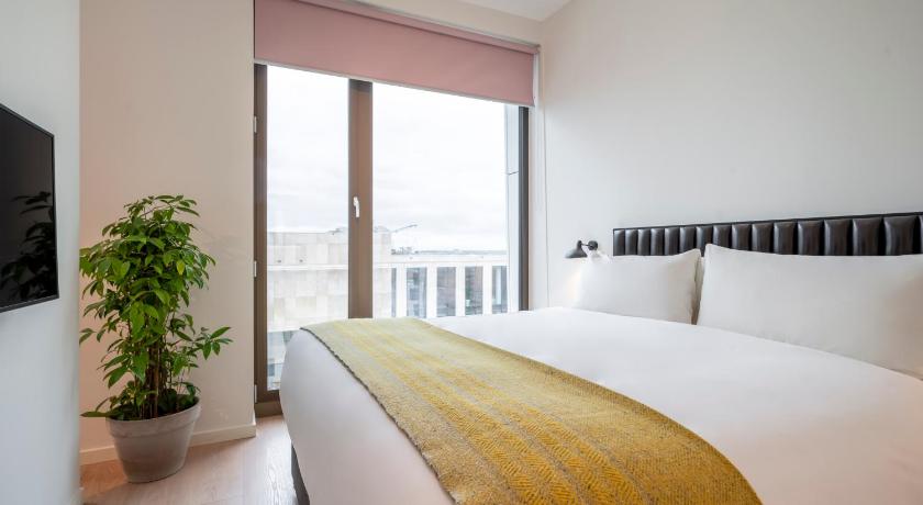PREMIER SUITES PLUS Amsterdam photo