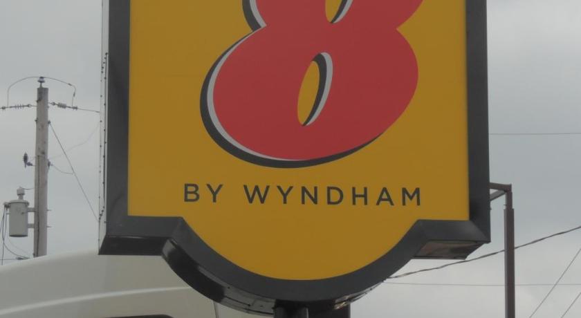 Super 8 By Wyndham Mifflinville Near Bloomsburg
