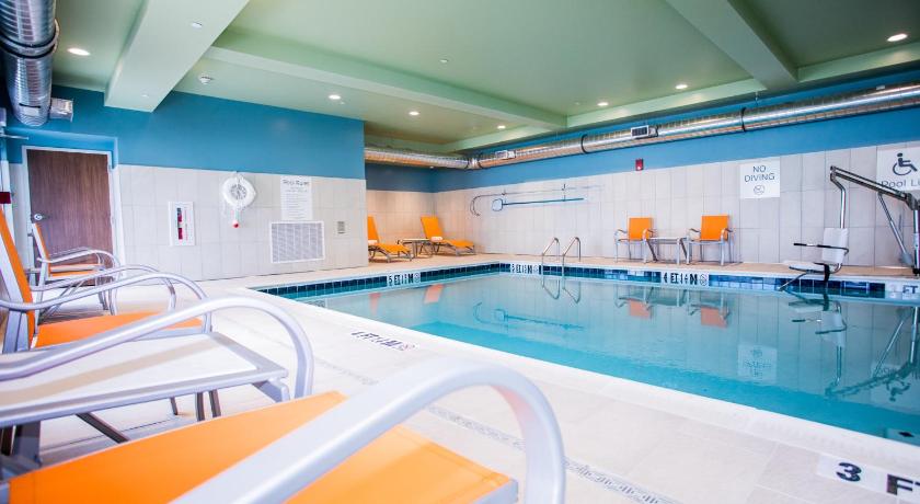 Holiday Inn Express and Suites Rehoboth Beach photo