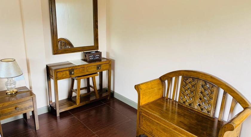 Image of Deluxe Room 12