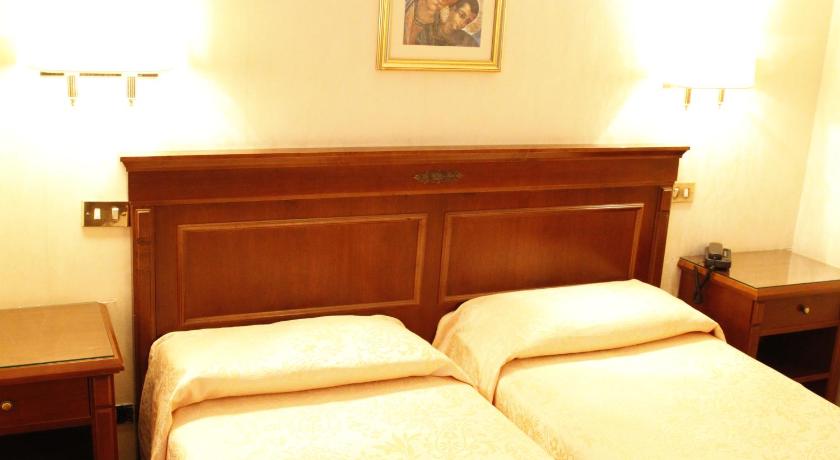 รูปของห้องพักเตียงใหญ่ (Double) 17