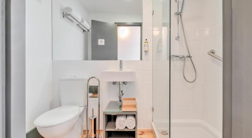 Image of Standard Suite with River View 2