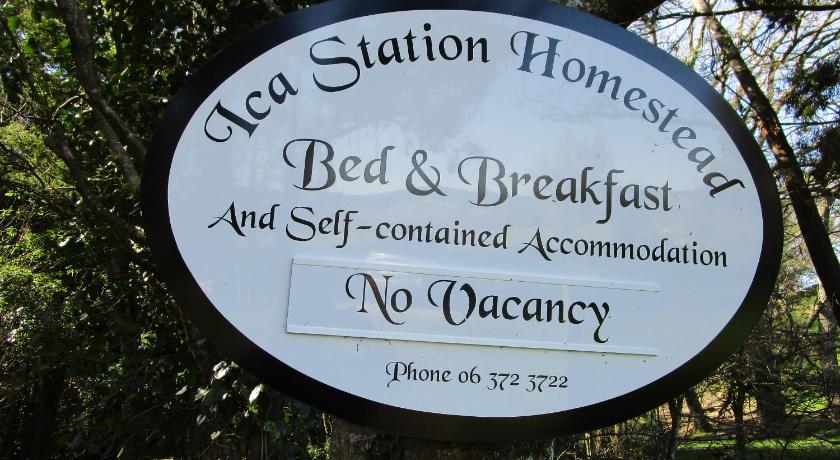 India House &amp; Ica Whare in Whareama, Nr Riversdale Beach — Hotel in Masterton