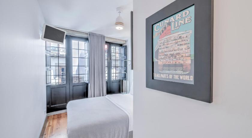Image of Superior Suite with Street View 7