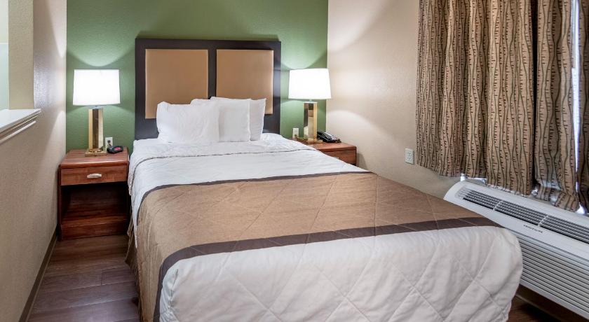 Extended Stay America Suites - Tulsa - Midtown