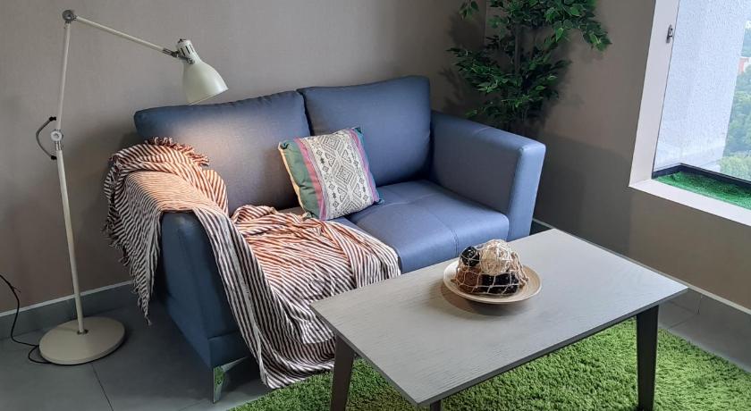Cozy Kanvas Soho Suites photo