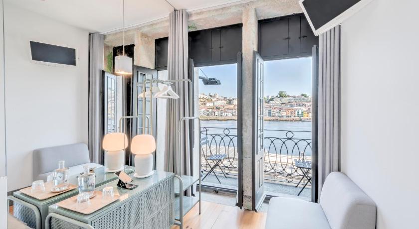 Image of Superior Suite with River View 3
