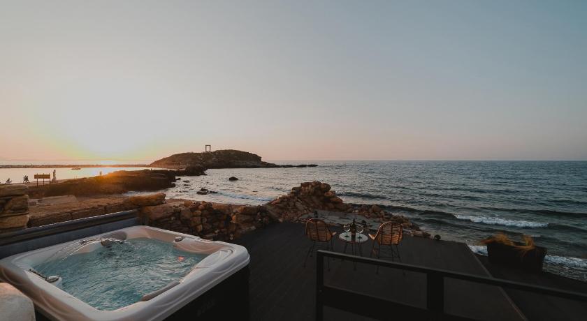 Portara Seaside Luxury Suites photo
