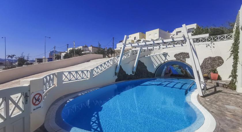 Erato Apartments - image 3