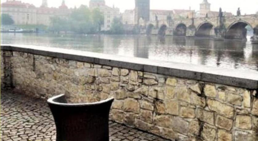 Studio Charles Bridge - splendid - view photo