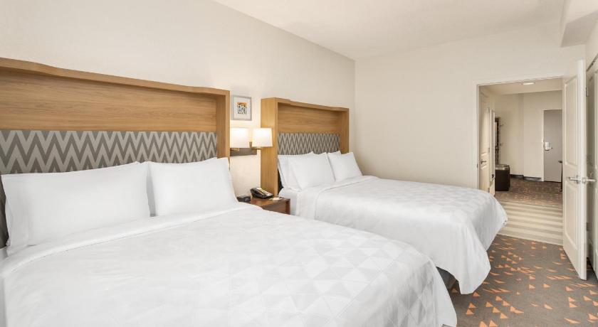 Holiday Inn and Suites - Orlando - International Dr S