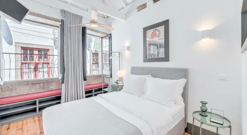 Image of Premium Suite with Street View 0