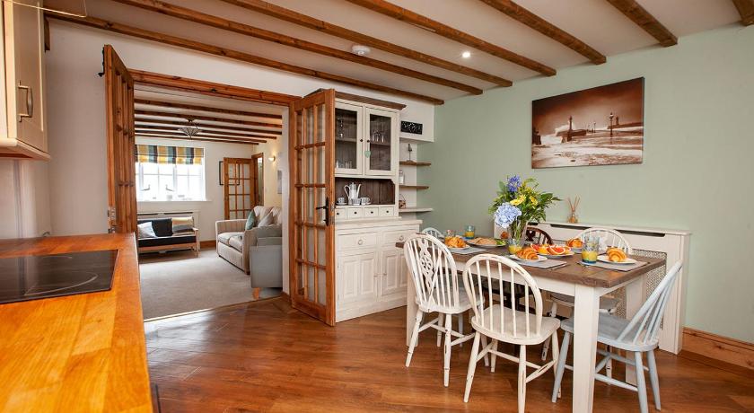 Farndale Cottage - image 2