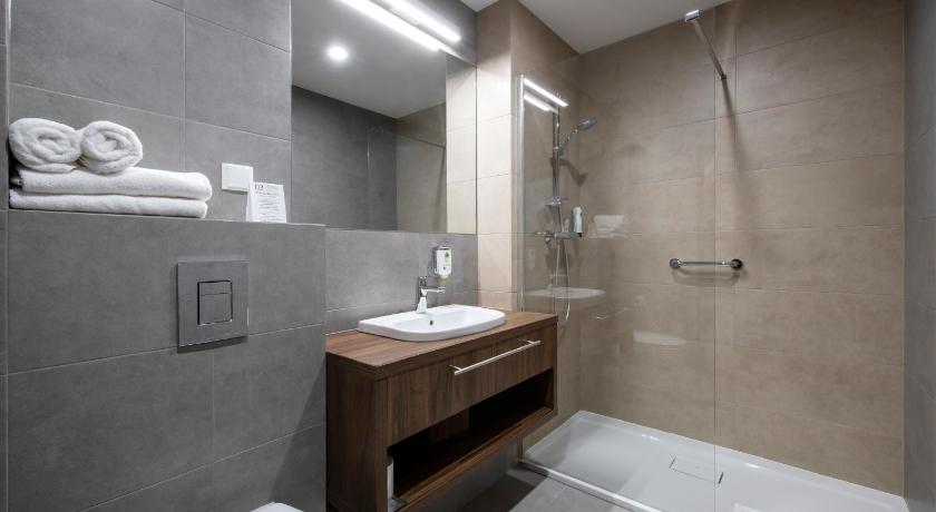 DB Hotel Wroclaw photo