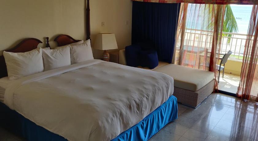 Image of 2 Bedroom Suite King Bed Full Size Bed 1