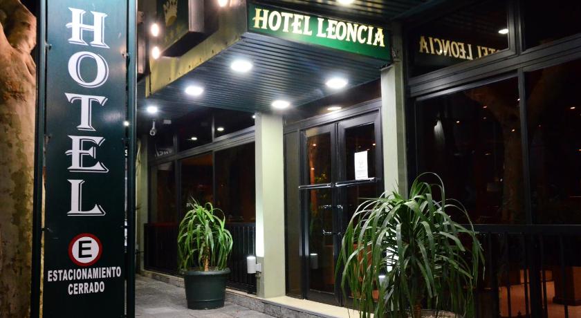 Hotel Leoncia — Hotel in Colonia del Sacramento