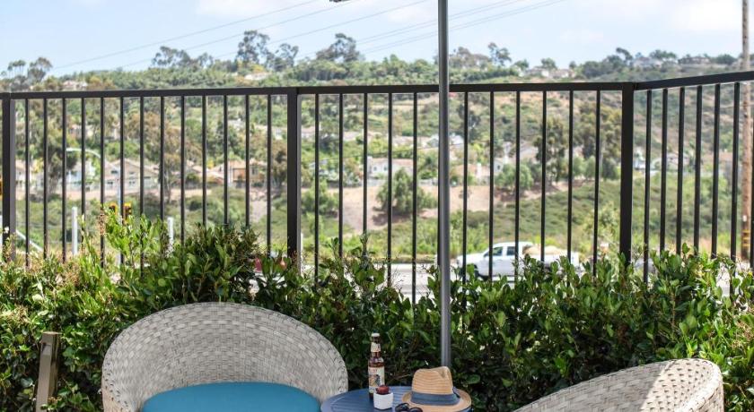 Ayres Hotel Vista Carlsbad photo
