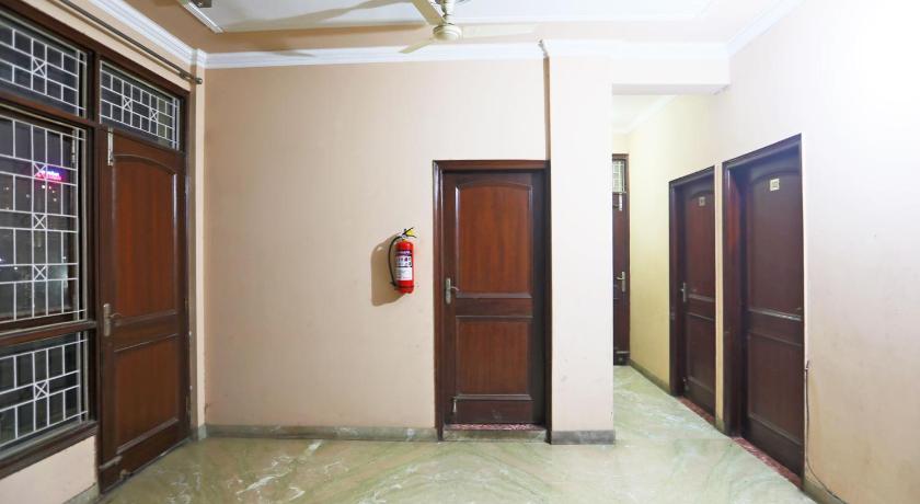 OYO 27790 Hotel Adhiraj Palace