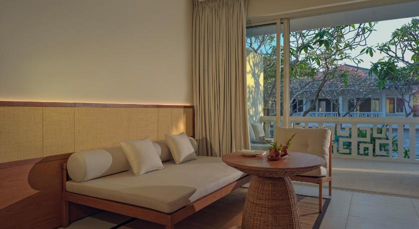 Ảnh của Suite Loại Sang Hướng Bể Bơi Có Sân Hiên (Deluxe Suite Pool View Terrace) 14