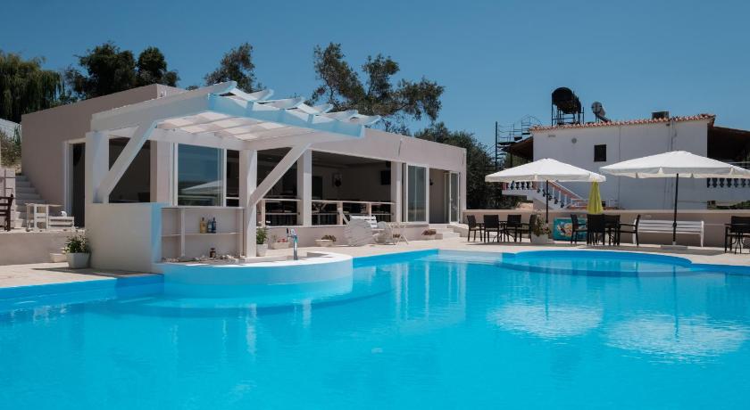 Kouros Apartments &amp; Studios By Hotelius — Hotel in Corfu Island