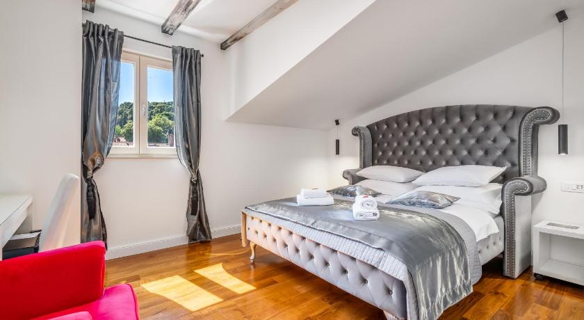 Image of Comfort Room 5