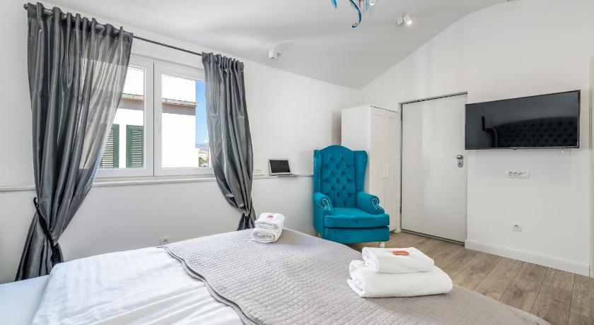 Image of Deluxe Room Sea View 8