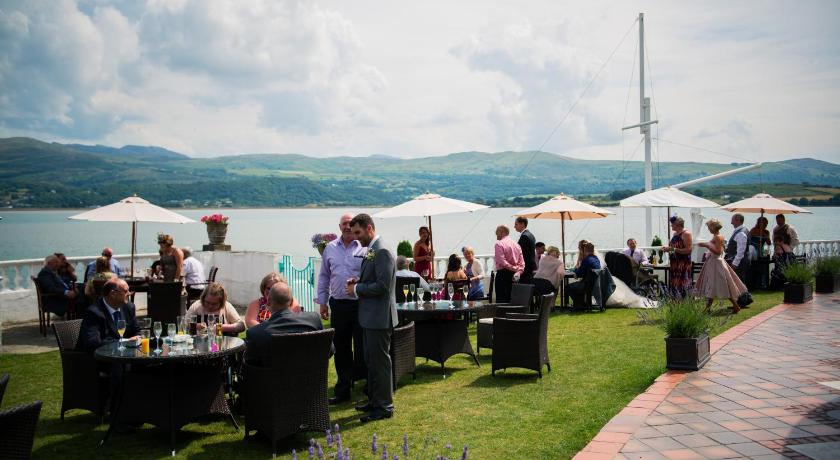 Portmeirion Village & Castell Deudraeth photo