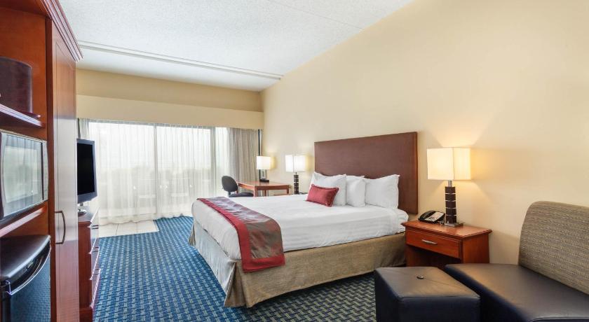 Ramada Plaza by Wyndham Virginia Beach