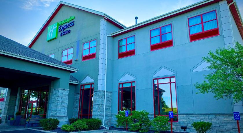 Holiday Inn Express & Suites - Olathe North photo