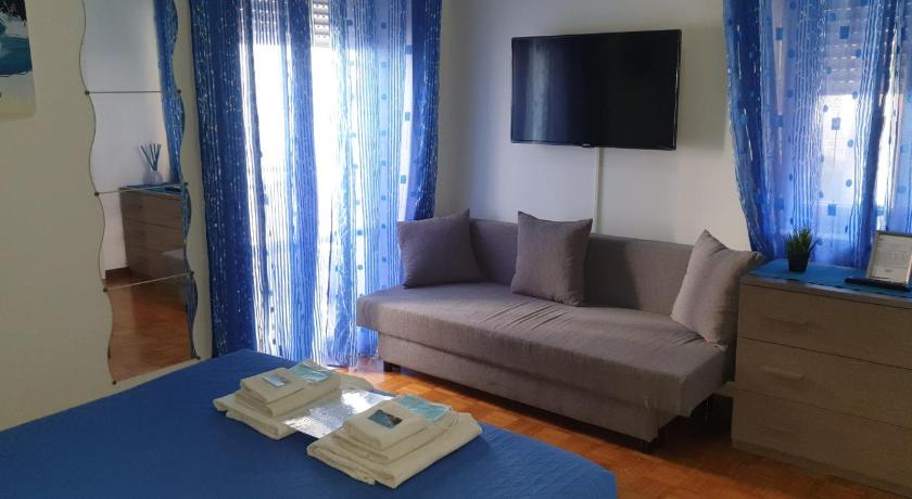 Image of Triple Room with Private Bathroom 1