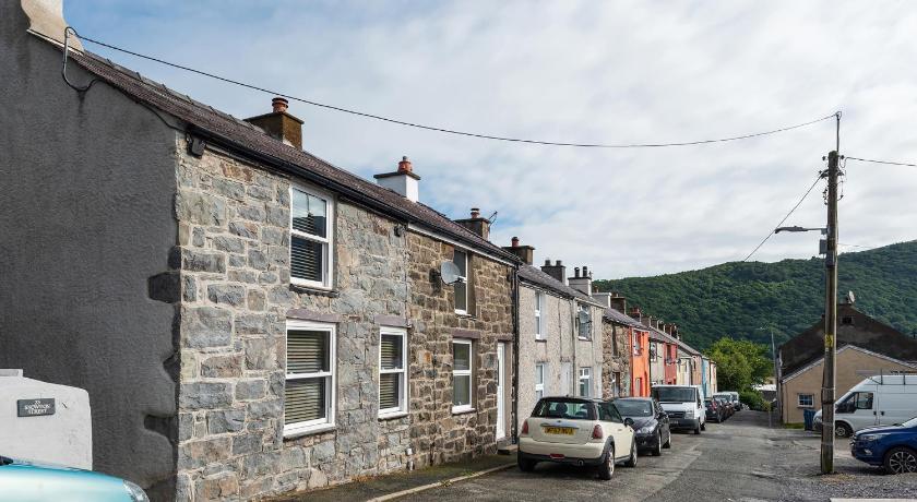 Cosy cottage in the heart of Llanberis - image 3